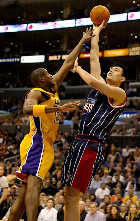 津门虎将在11月16日举办年票球迷开放日活动，共100个名额（津门虎11月16日举行年票球迷开放日，限额100名）