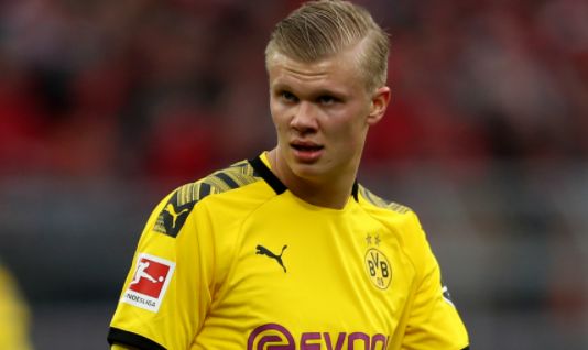 罗马诺：拜仁将与凯恩谈续约，现阶段谈论转会巴萨还为时过早（罗马诺：拜仁计划与凯恩商谈续约，目前讨论转会巴萨仍为时尚早）