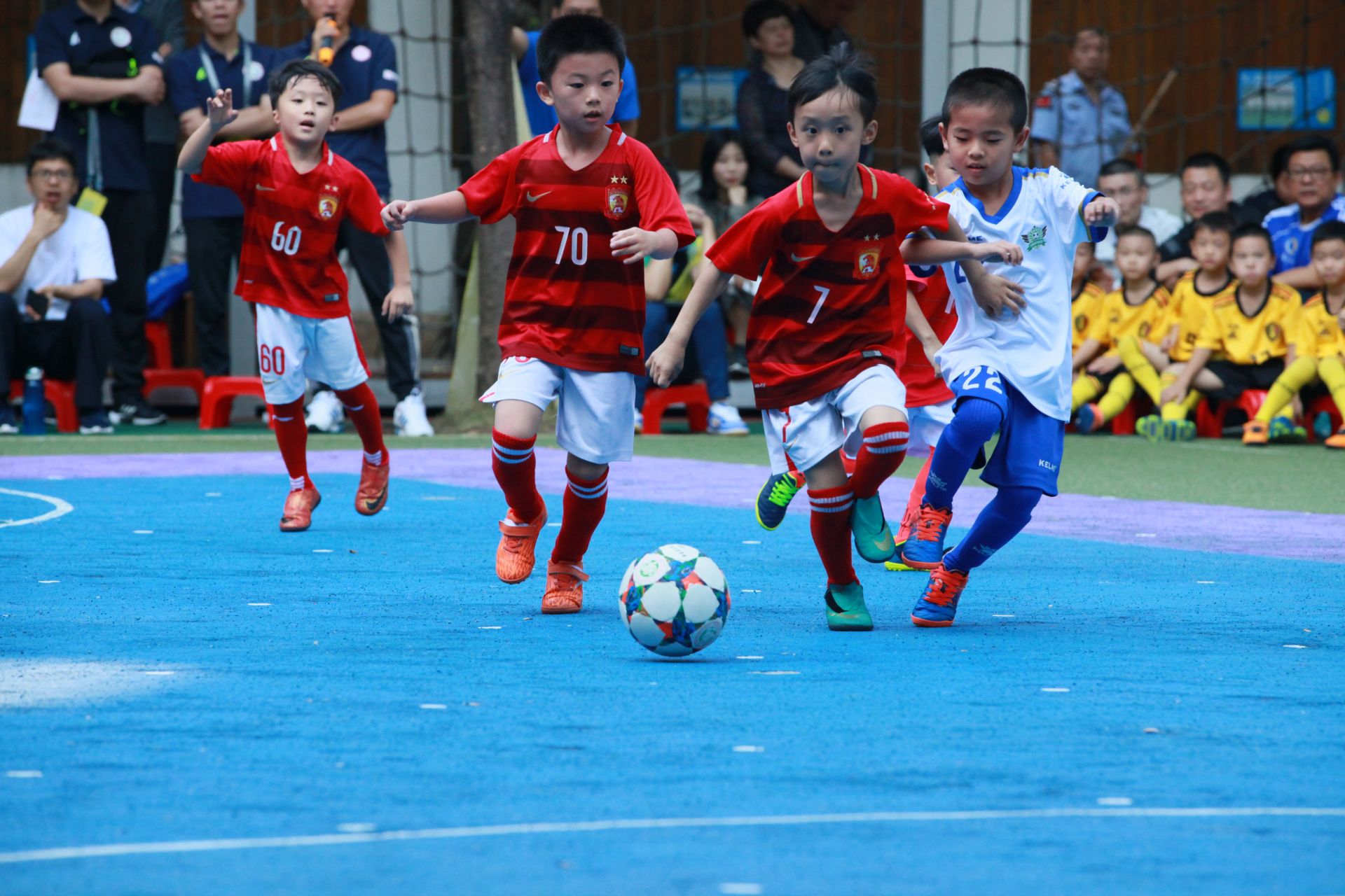 海港发布官方Vlog：旧将奇塔迪尼重回浦东足球场（海港官Vlog上线：昔日旧将奇塔迪尼再踏浦东足球场）