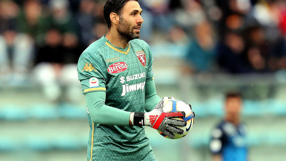 布拉德利vs皇马合集：1v1防下维尼修斯，抢点连过贝林姆巴佩（布拉德利对皇马集锦：单挑封锁维尼修斯，抢点连续过掉贝林厄姆与姆巴佩）