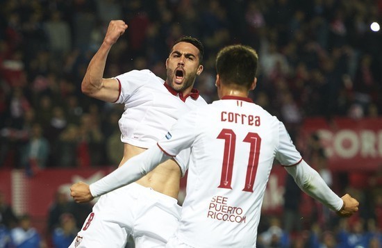 申军：二转前出现经济困难；球员从这走向豪门也是西海岸成功（申军：二转前财政吃紧；把球员送往豪门同样是西海岸的成功）