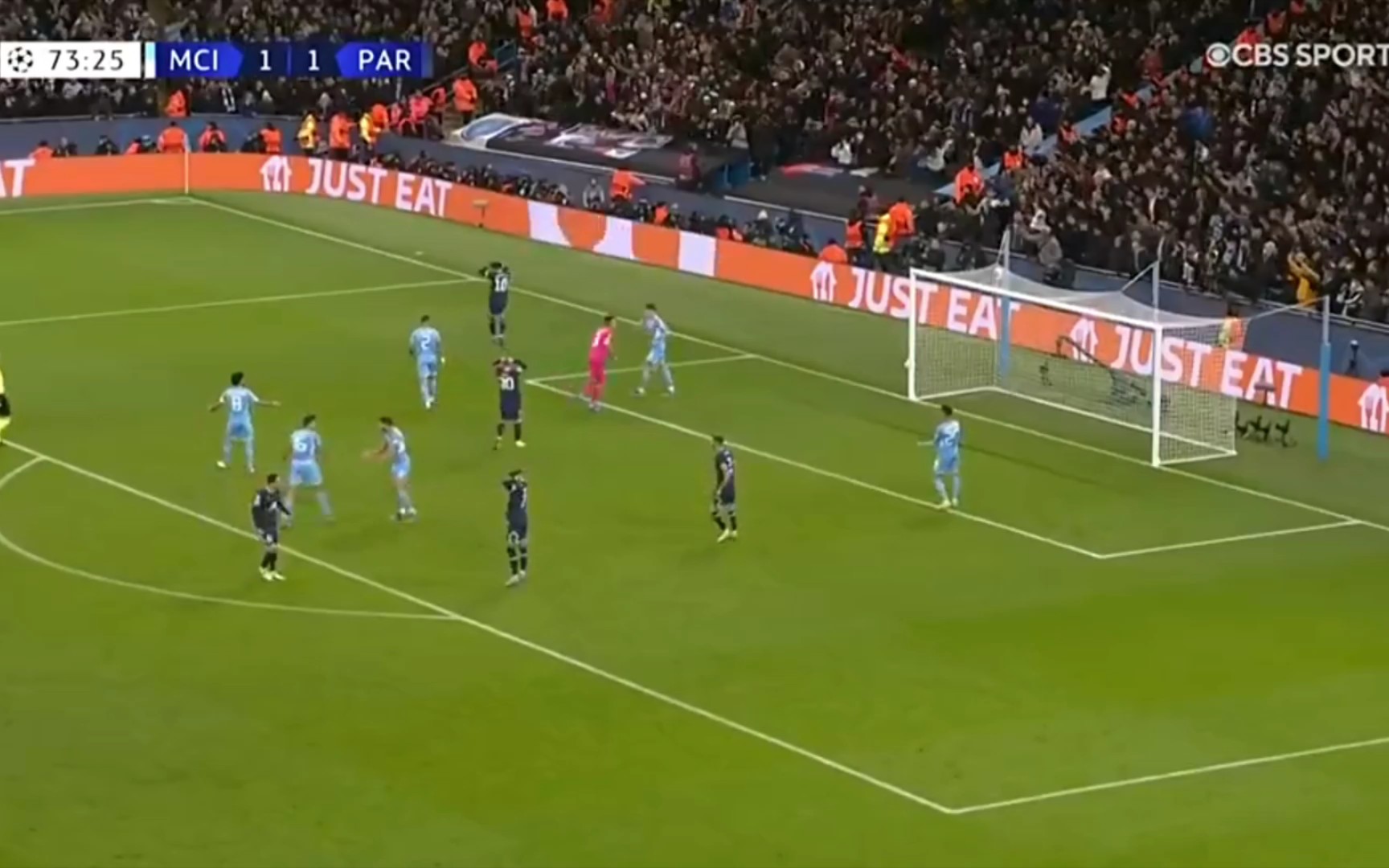 并列队史乌拉圭球员最多！巴尔韦德代表皇马出场227场比赛（巴尔韦德为皇马出场227次，追平队史乌拉圭球员出场纪录）