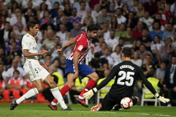 世预赛对亚美尼亚破门，雷纳托-韦加攻入国家队生涯首球（世预赛斩亚美尼亚，雷纳托-韦加收获国家队处子球）